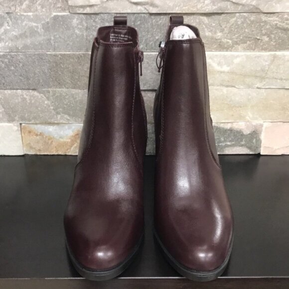 Giani Bernini Korma Memory-Foam Ankle Booties - Picture 4 of 10